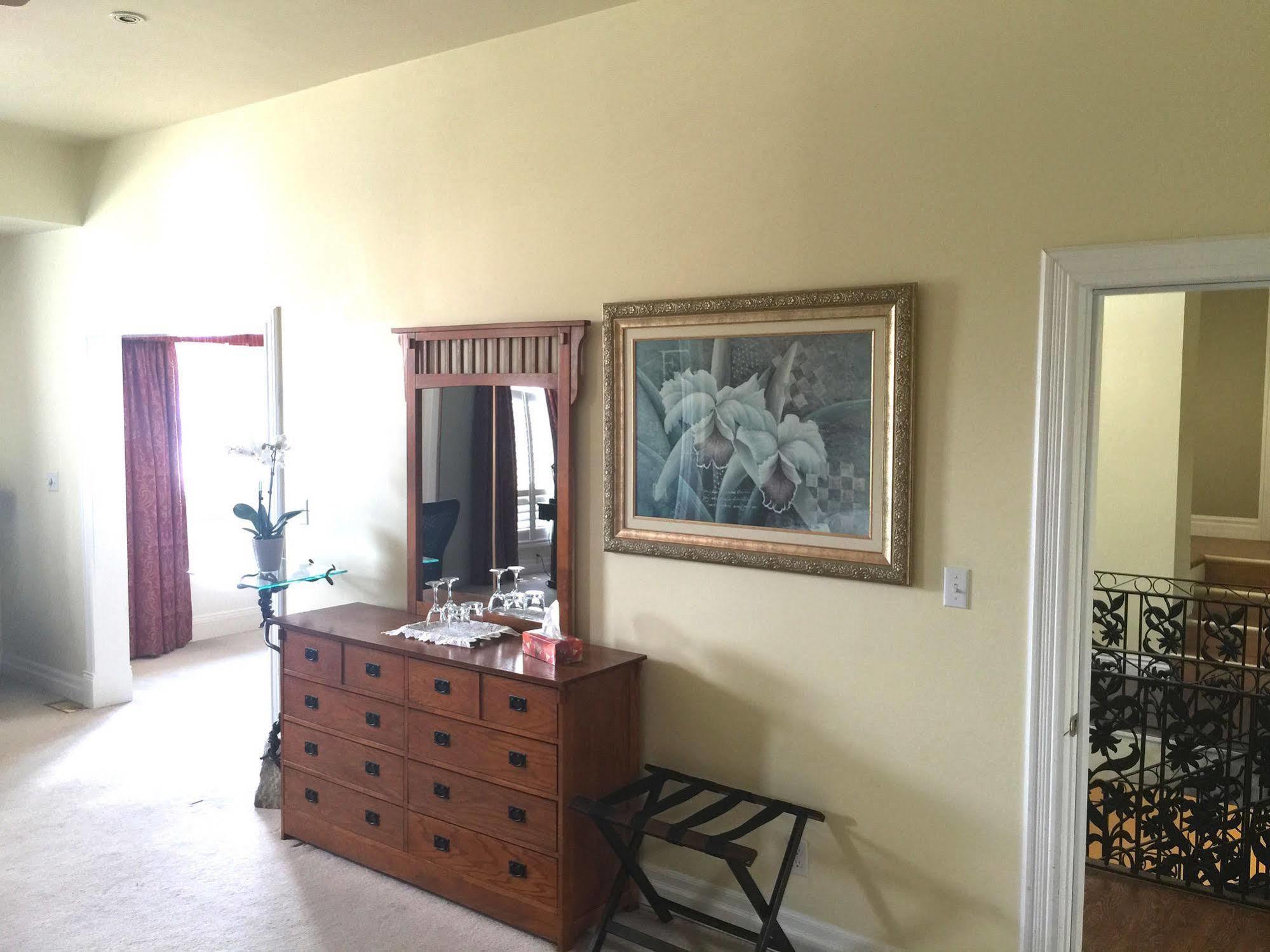 Grey Rose Suites Hanover Экстерьер фото