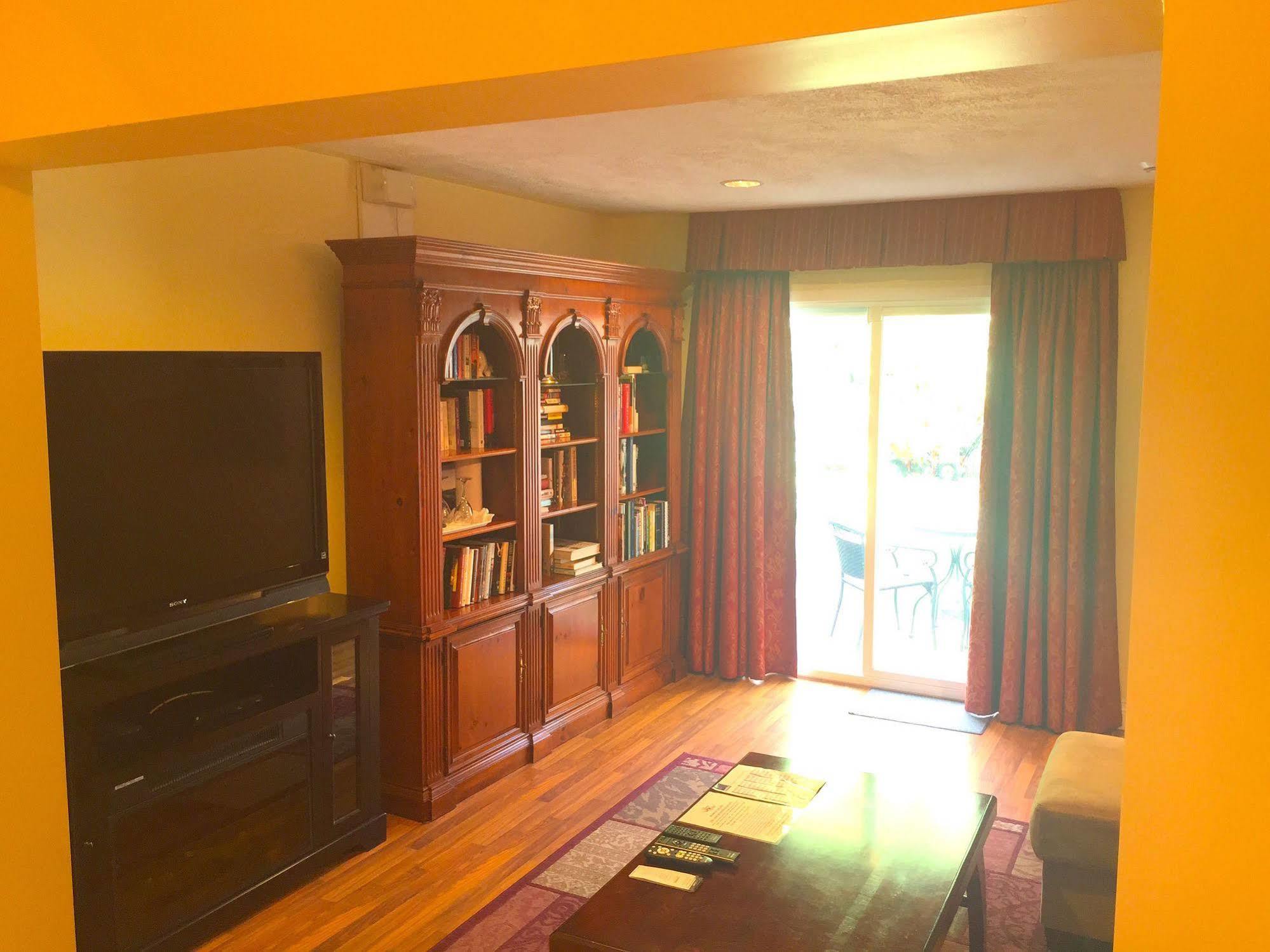 Grey Rose Suites Hanover Экстерьер фото